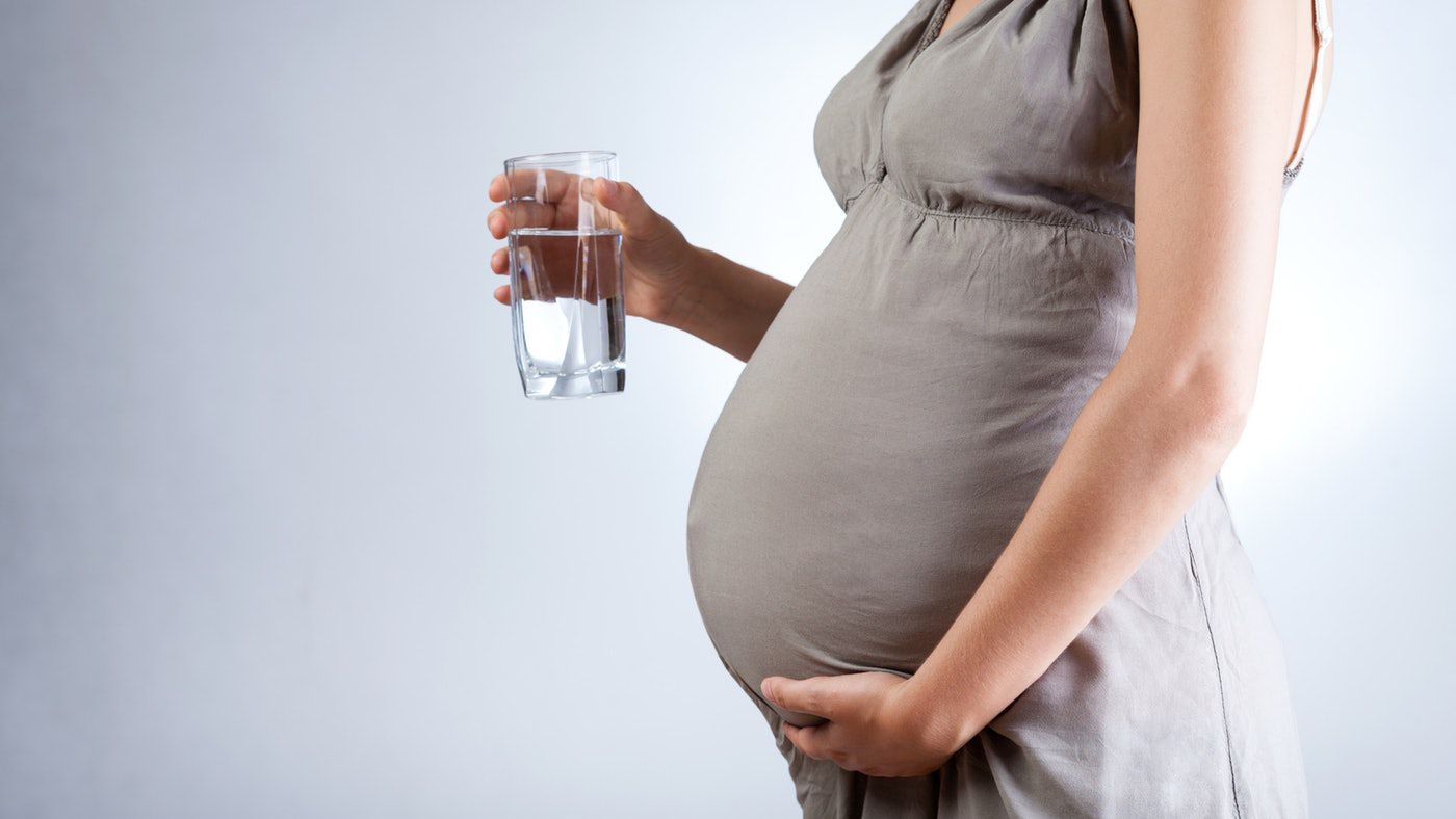 Bổ sung nước khi mang thai bao nhiêu là đủ cho mẹ? 1