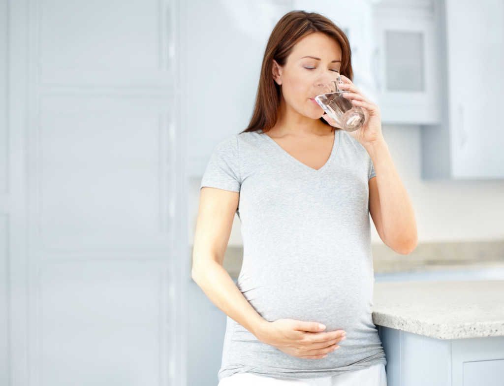 Bổ sung nước khi mang thai bao nhiêu là đủ cho mẹ? 3