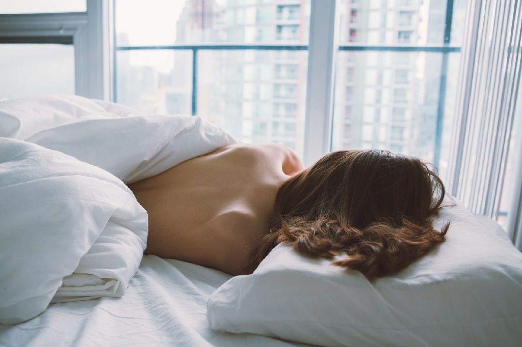 Lợi ích của ngủ khỏa thân khiến nhiều người phải bất ngờ 1