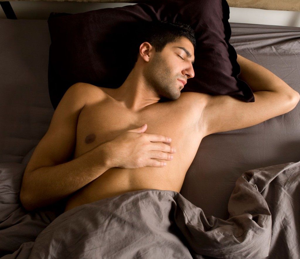 Lợi ích của ngủ khỏa thân khiến nhiều người phải bất ngờ 3