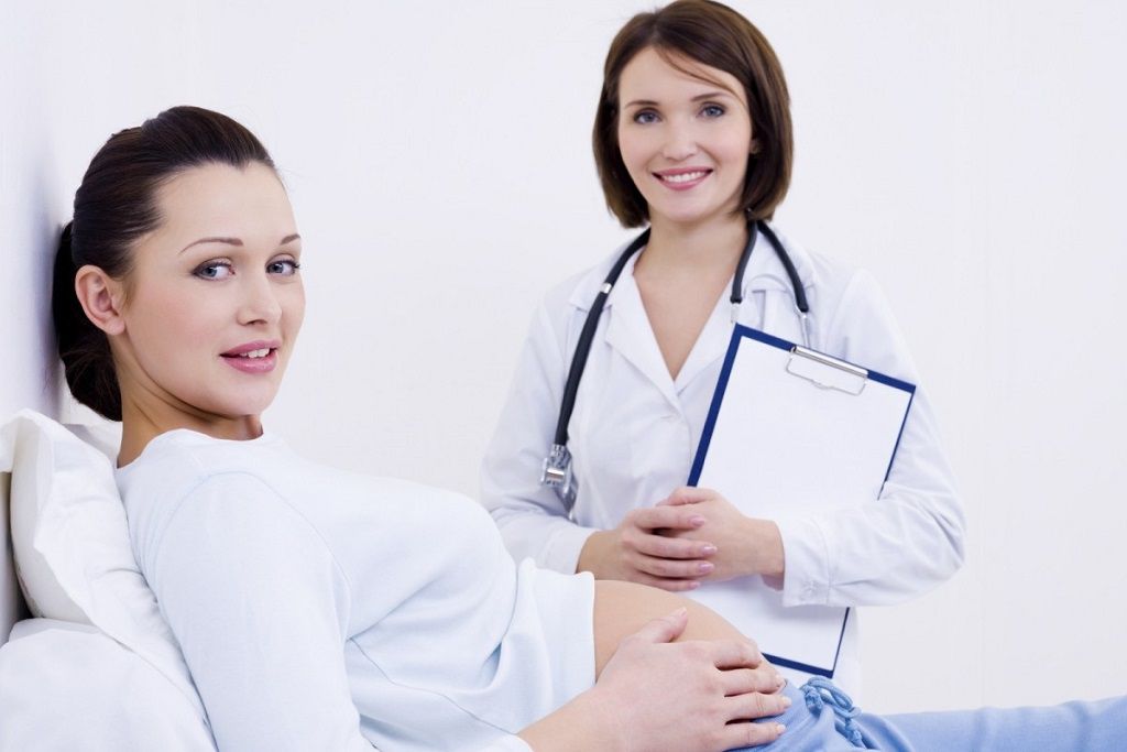 Mẹ bầu bị viêm họng có ảnh hưởng tới thai nhi hay không 1