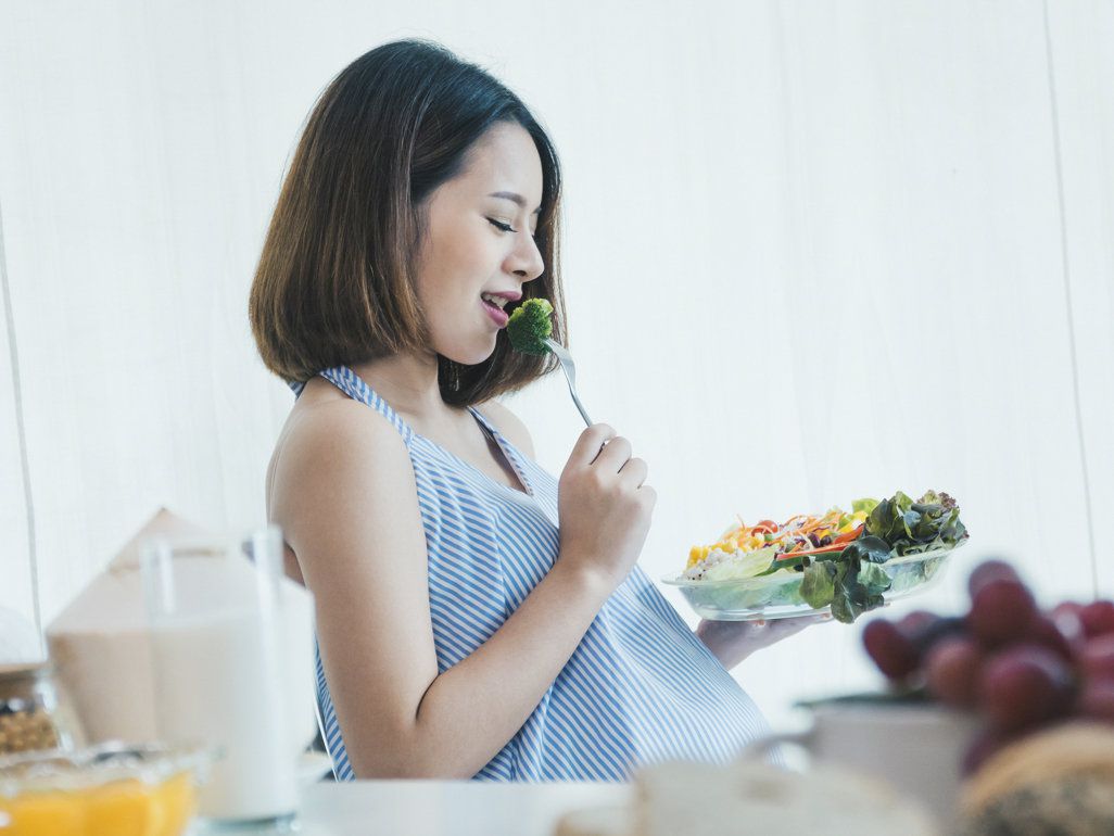 Những thực phẩm phải tránh tuyệt đối để tốt cho mẹ và thai nhi 1