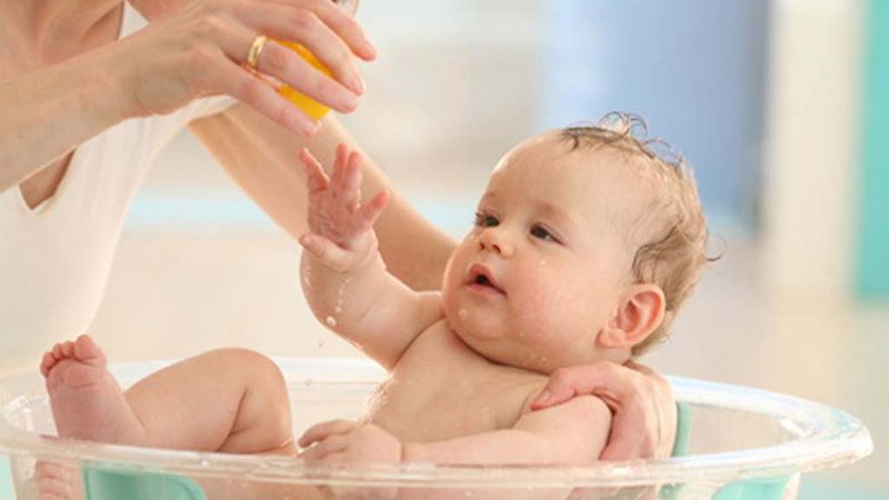Trẻ sơ sinh có làn da mỏng manh và nhạy cảm gấp hàng chục lần3