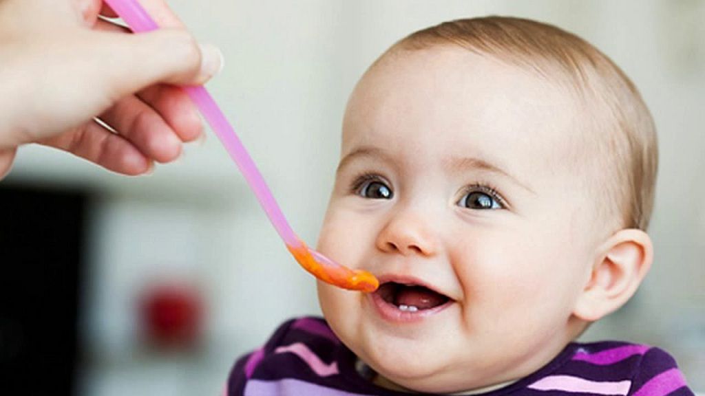 Trẻ mọc răng sớm có tốt không và xử lý thế nào 3
