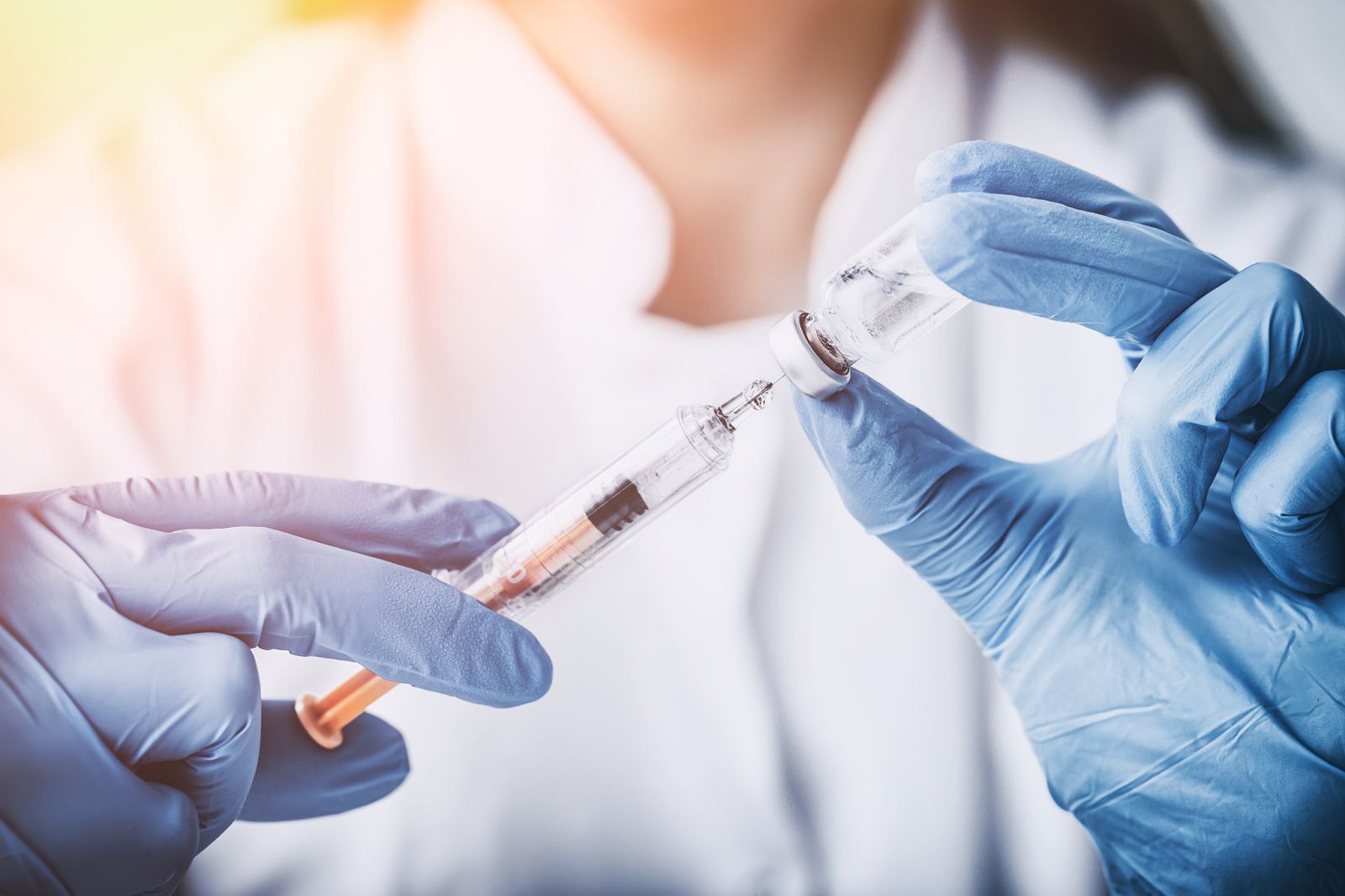 Trì hoãn tiêm vắc-xin mùa dịch Covid có được không? 2